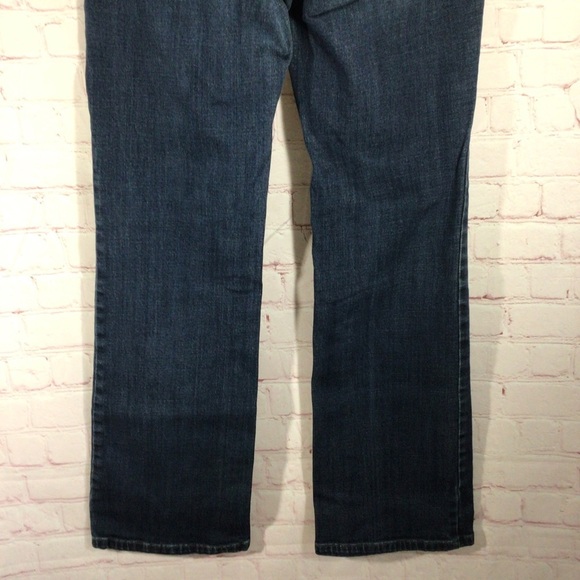 Talbots Simply Flattering 5-Pocket Denim Blue Jeans - Size 8 - Picture 5 of 9